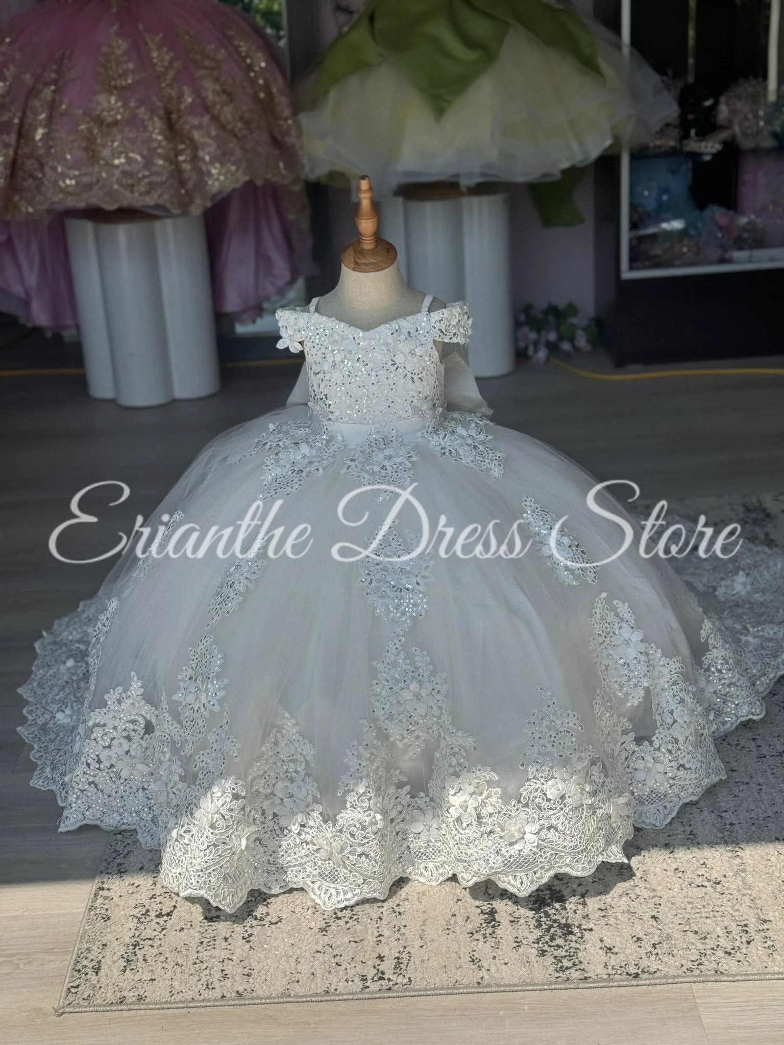 Gdybao Flower Girl Dress With Lace Appliques Tulle Bow