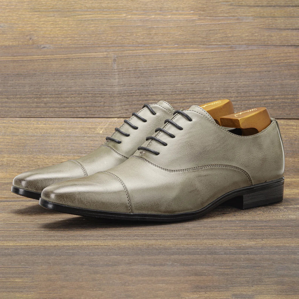 Fashionable Oxford gentlemen's formal men's shoes, comfortable social men's shoes